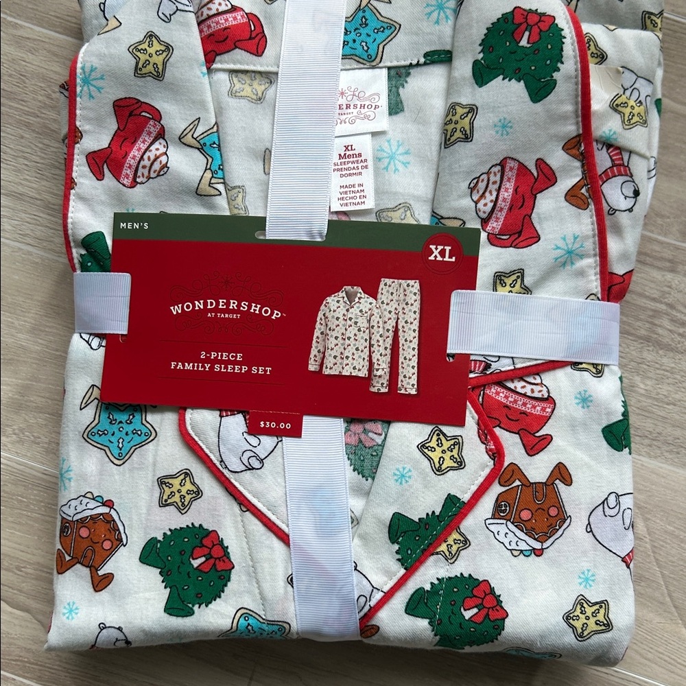 Wondershop Festive Family Sleep Set - Red, Green, White